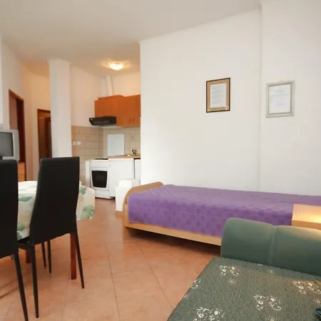 - Volosko 7897a Apartament Opatija